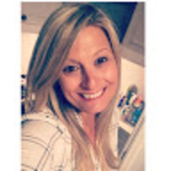 Meet your Posher, Elyse - Picture 1 of 1